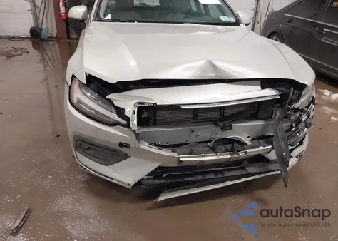 2019 Volvo S60 T6 Momentum from USA, damaged, VIN 7JRA22TK9KG004230